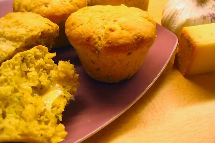 Petits pains à l’ail et au curry, coeur de comté