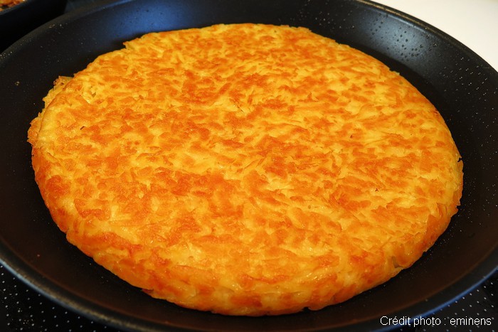 Frico du Frioul Vénétie avec pommes de terre et oignons