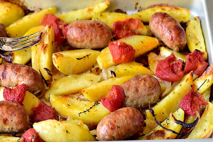 Saucisses et pommes de terre à la sicilienne