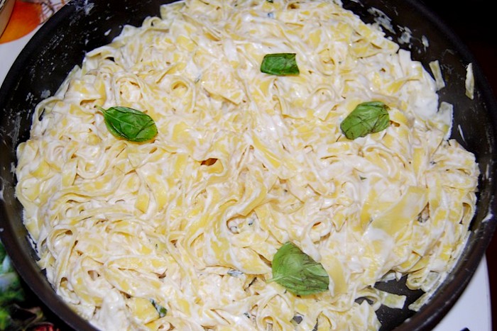 Tagliatelles à la crème et basilic