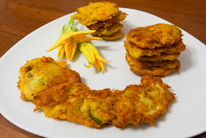 Beignets de courgettes et fleurs de courgettes