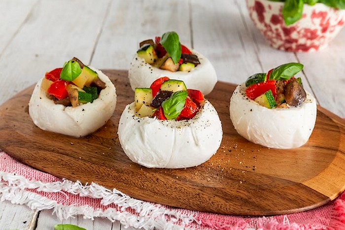 Mozzarella farcie aux légumes d’été