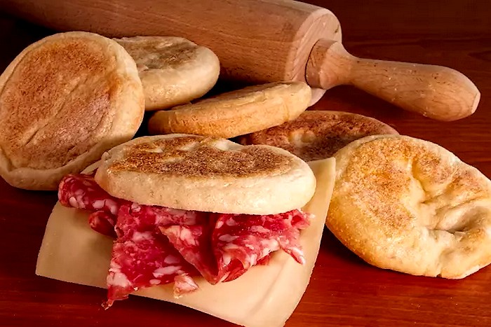 Tigelle (petit pain rond italien)