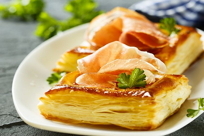 Pâte feuilletée au tomme et à la truffe