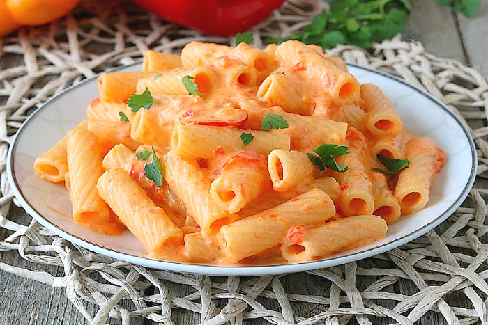 Pâtes à la crème de poivrons