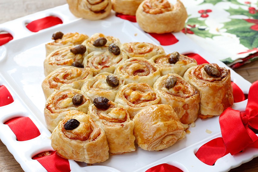 Arbre pivotant salé avec du jambon et du fromage