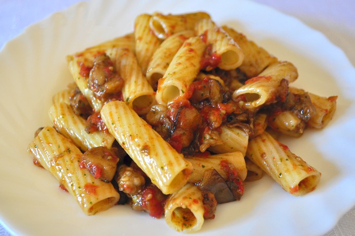 Pâtes aux tomates cerises et aubergines
