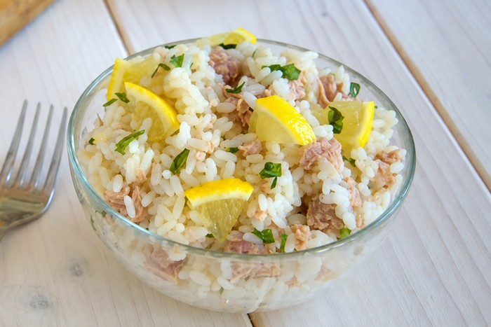 Riz froid au thon et au citron
