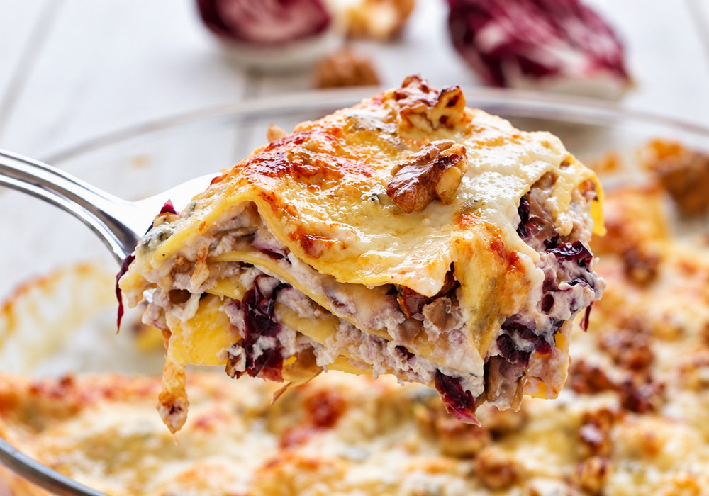 Lasagnes au radicchio, au gorgonzola et aux noisettes